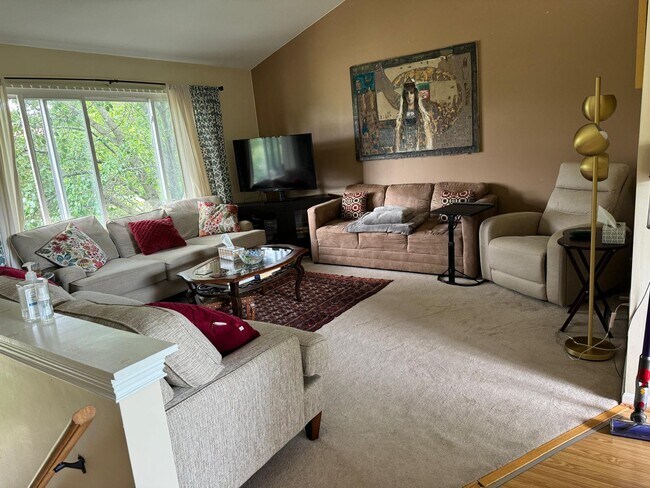 Foto del edificio - 8460 Barrington Dr