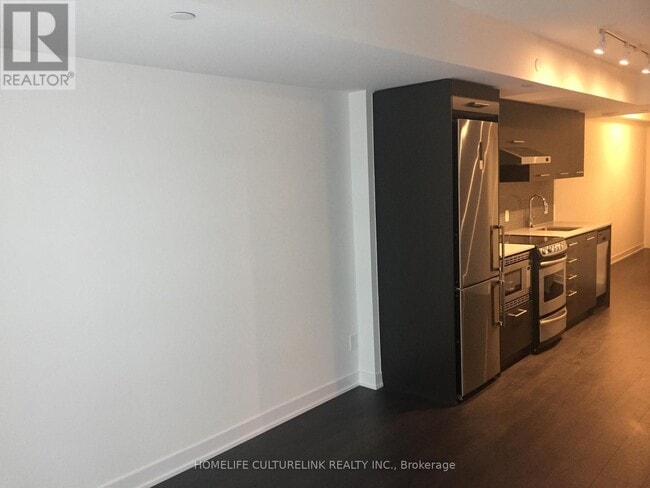 Building Photo - 87 Peter St