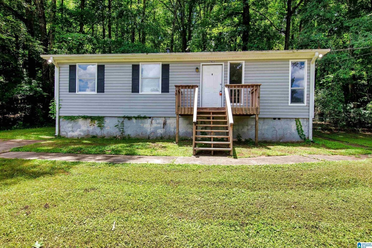 Primary Photo - 7823 Happy Hollow Rd