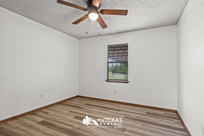Foto del edificio - 2458 Green Hill Rd