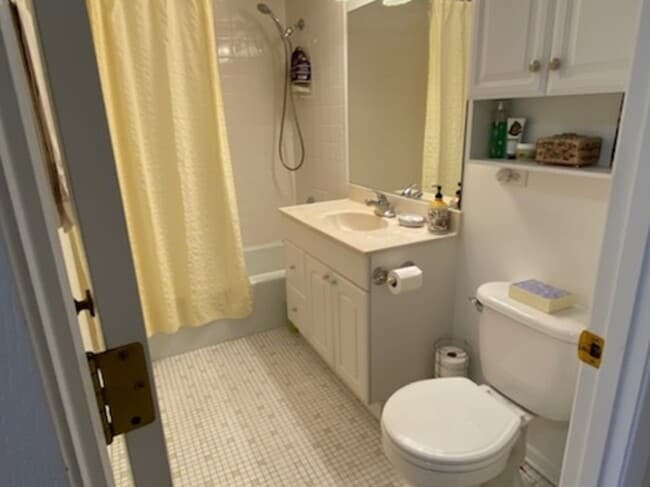 Foto del edificio - 1019 N Boxwood Dr