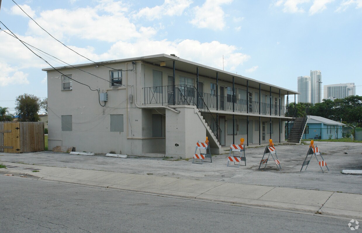 Foto del edificio - 1731-1741 NW 17th Ct