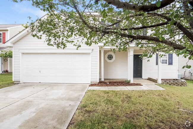 Building Photo - 10126 Green Hedge Ave