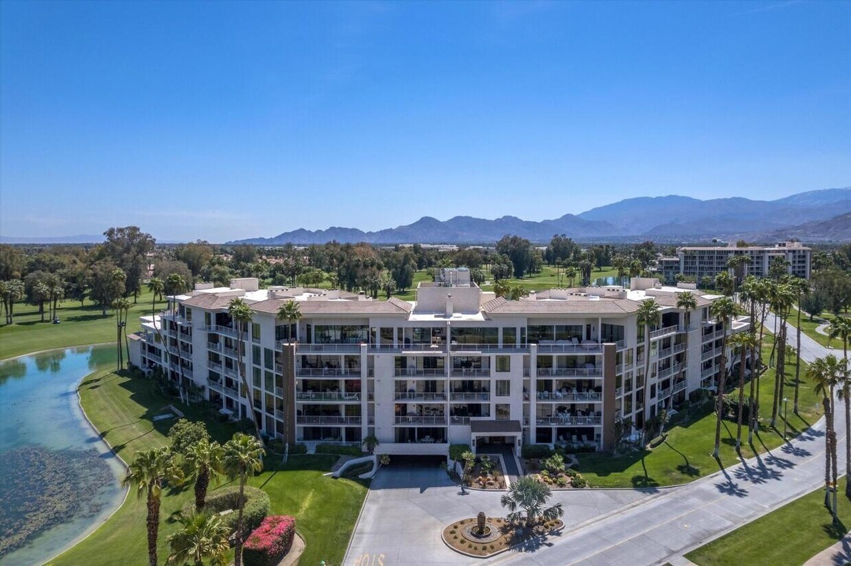 Primary Photo - 910 Island Dr