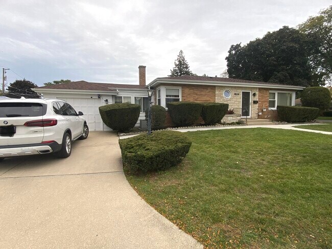 Foto del edificio - 7737 Park Ave