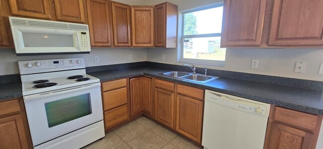 Building Photo - 139 Juniper Loop