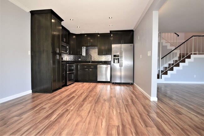 Building Photo - 5030 Greenberry Dr