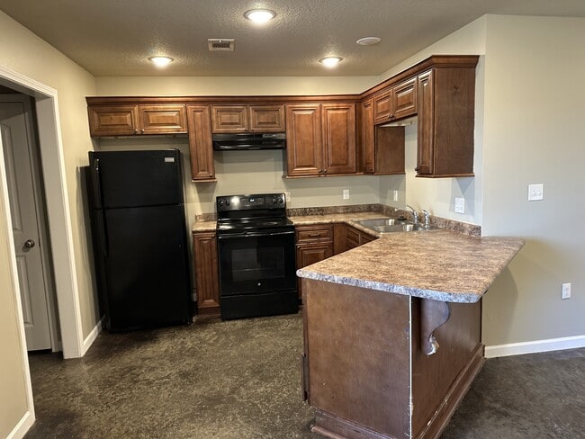 Building Photo - 402 Kiersen Ln