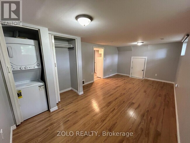Photo du bâtiment - 3 Old York Crescent