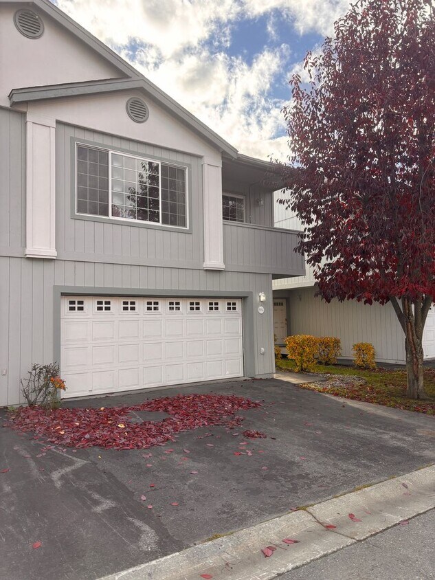 Primary Photo - Fantastic 2 Bedroom Townhome!