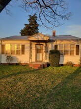 Building Photo - 206 N McCaskey Rd