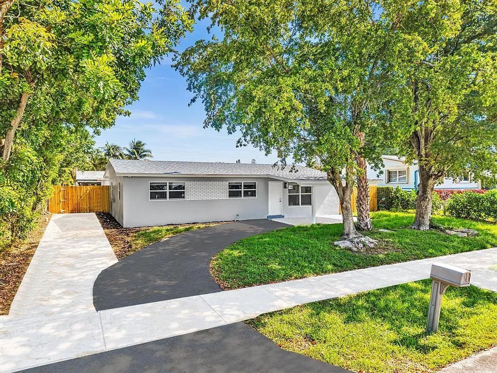 Foto principal - 2770 NW 25th St