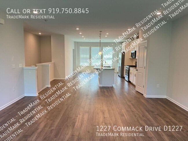Building Photo - 1227 Commack Dr