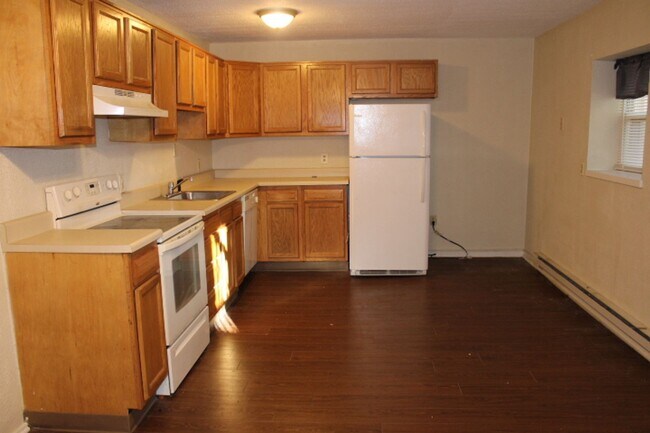 Building Photo - 155 W Main St