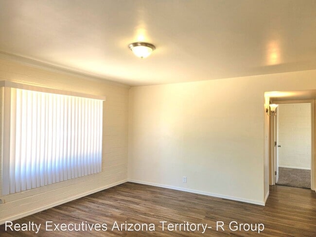 Building Photo - 2 br, 1 bath House - 2518 E Cameron Vista