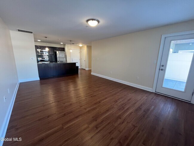 Foto del edificio - 74 Weibel Ave