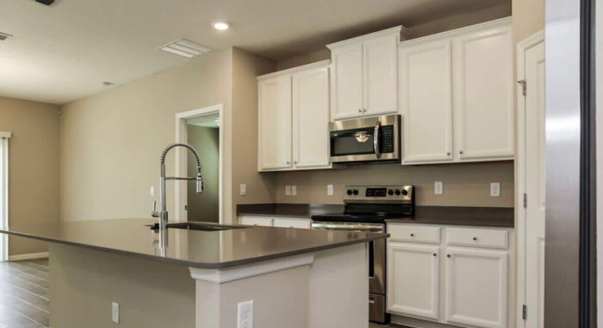 Foto principal - 6756 Falls Chase Ln