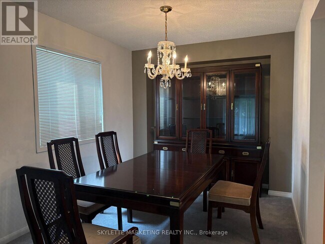 Photo du bâtiment - 1782 Meadowview Ave