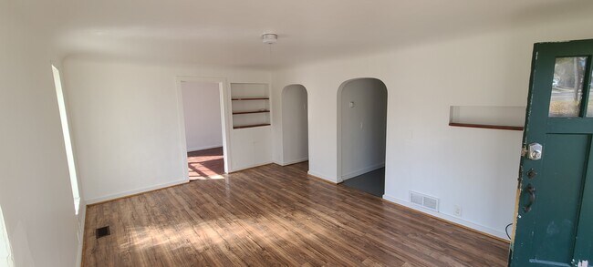 Building Photo - 3332 Miller Rd