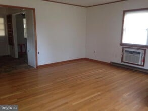 Building Photo - 415 Viewtown Rd