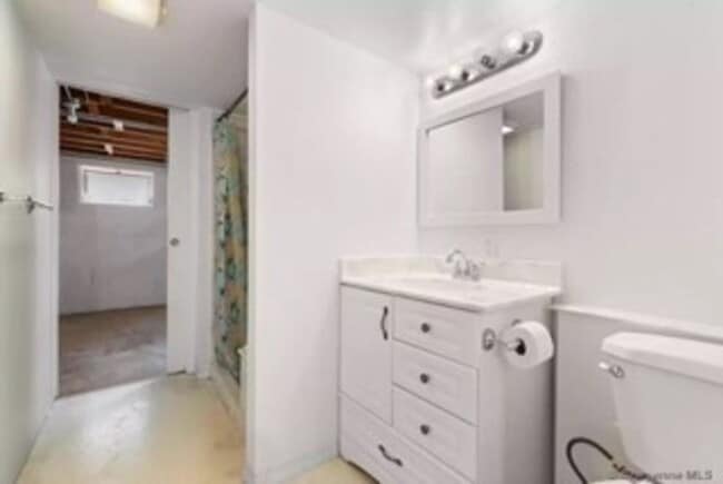 Building Photo - MUST SEE 4 BEDROOM 2 BATHROOM HOUSE NORTH ...