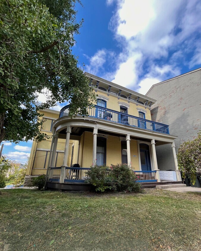 2431 Ohio Ave Unit 4, Cincinnati, OH 45219 Apartments in Cincinnati