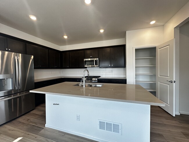 Foto del edificio - 21154 E 63rd Dr