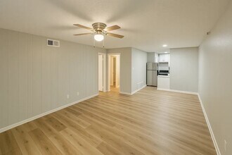 Building Photo - 3314 N MacGregor Way