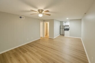 Building Photo - 3314 N MacGregor Way