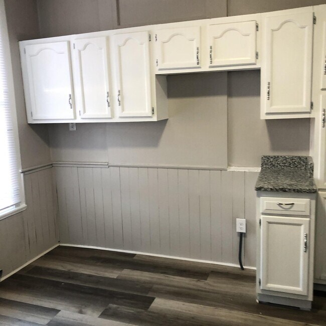 Foto del edificio - 2327 Duncan St