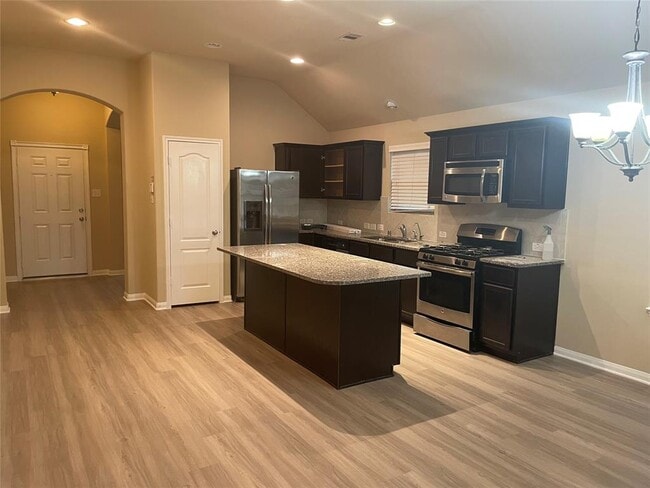 Building Photo - 1406 Stone Bluff Dr