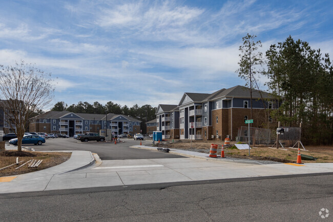 Building Photo - Apartments At Kingsridge