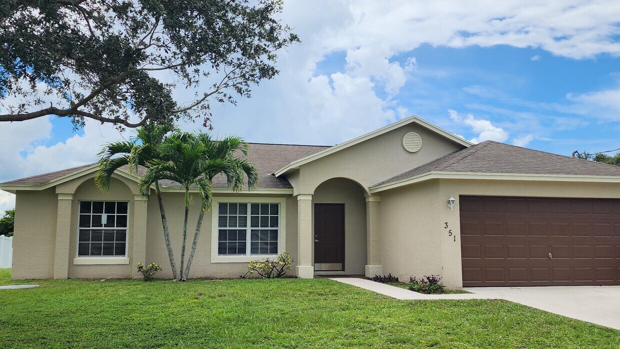 Foto principal - 351 SW Feldman Ave