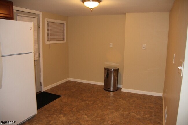 Foto del edificio - 31 Ringwood Ln