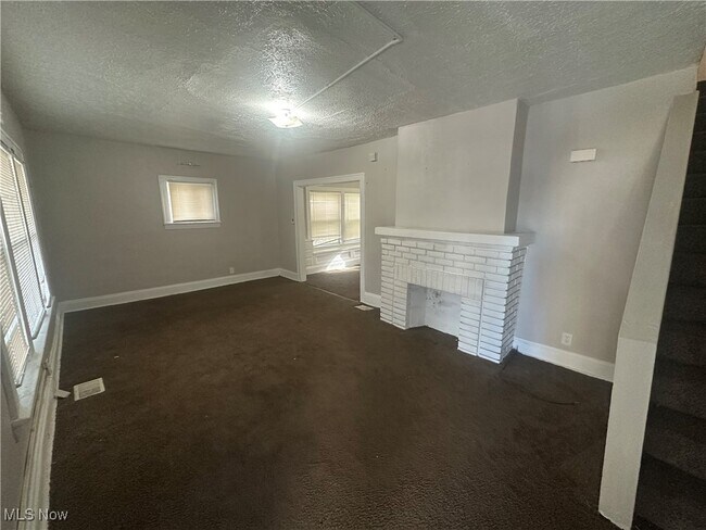 Foto del edificio - 13512 Edgewood Ave