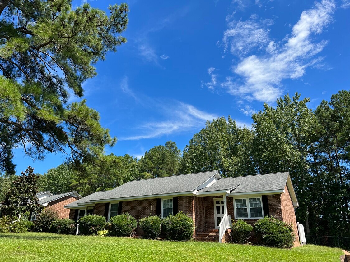 Exterior - 2507 Saint Christopher Cir SW