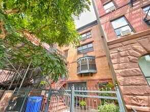 Building Photo - 233 W 121st St
