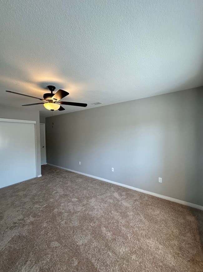 Building Photo - 9856 La Rosa Dr