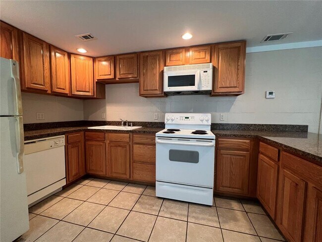 Foto del edificio - 1564 N Tremain St