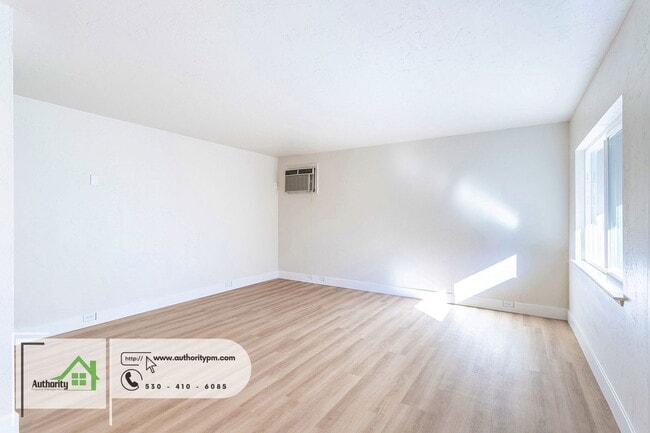 Foto del edificio - 1425 Orange Ave