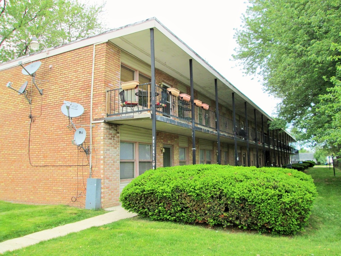 Primary Photo - 176 E 2nd St