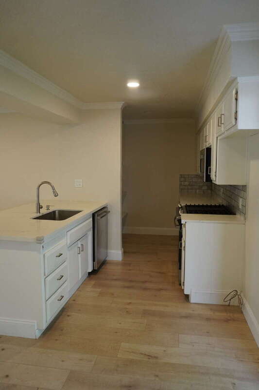 Building Photo - 8021 Glen Eva Way