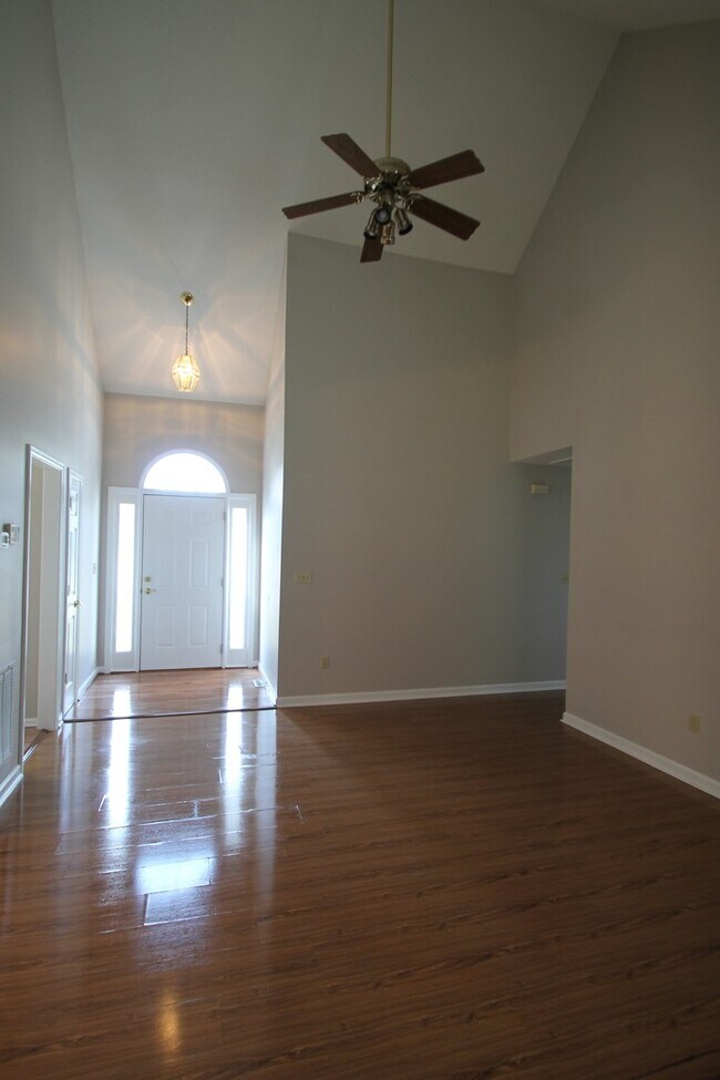 Foto del edificio - Exclusively offered by MUSE REALTY, LLC