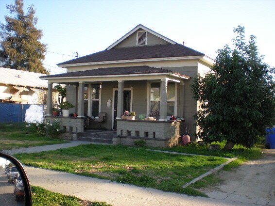 Primary Photo - 350 E Center St