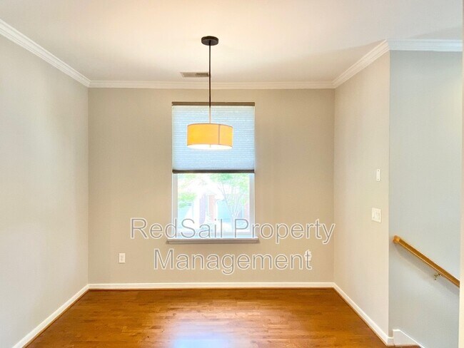 Foto del edificio - 700 River Rock Way