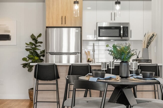 Building Photo - The Artisan at Rangeview