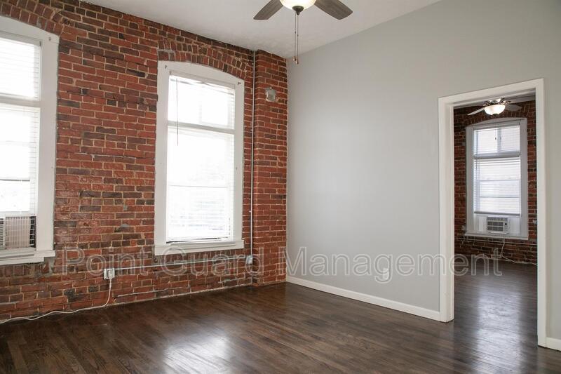 2705 Leavenworth St, Omaha, NE 68105 Condo for Rent in Omaha, NE