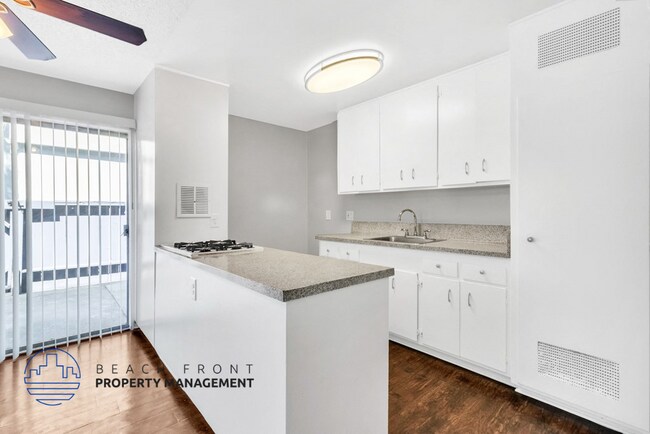 Foto del edificio - 2621 Harbor Blvd.