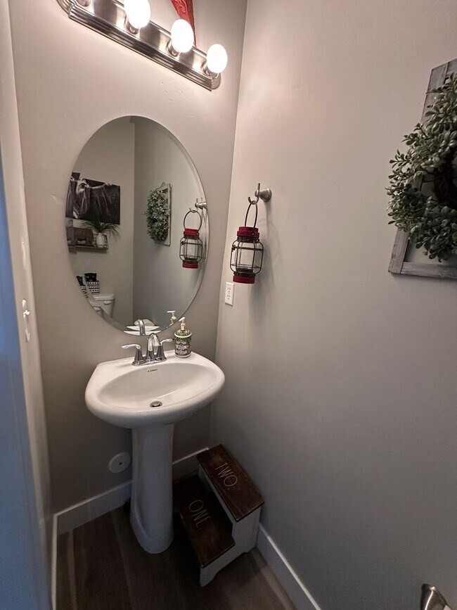 Foto del edificio - Three bedroom, 2.5 bath townhome