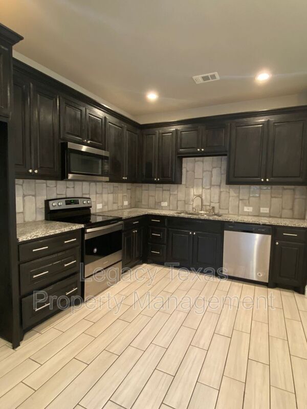 Foto del edificio - 301 E Willingham St